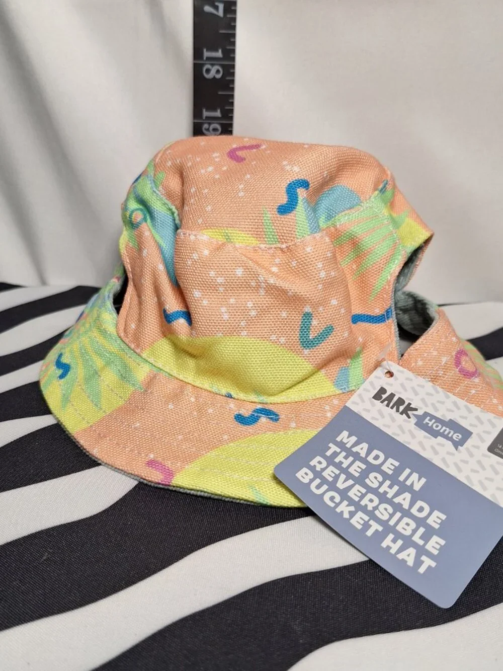 NWT Bark Made in the Shade Reversable Bucket Hat for Dogs M